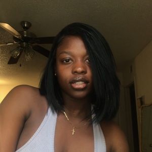 Meet your Posher, Lola